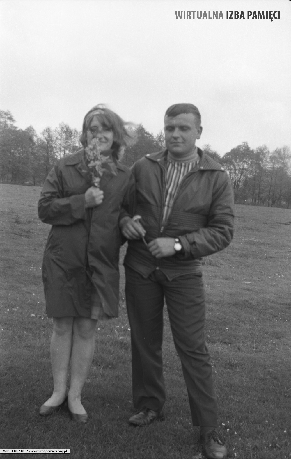 1975. Jan Rokosz z przyjaciółką