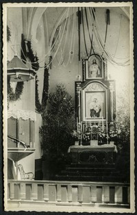 Lata 50./60. XX w. Ołtarz główny w kościele w Wiązownicy