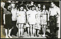 1975. Rodzeństwo Dudek z Manasterza z rodzinami.