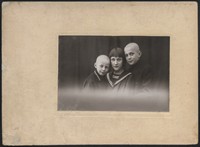 1927. Lwów. Jan, Maria i Stanisław Ruebenbauerowie (rodzeństwo).