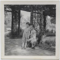 1952. Londyn. Stanisław Wartanowicz z synem Andrzejem.